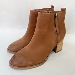 Blondo Vegas2 Waterproof Leather Zip Up Block Heel Bootie Cognac Size 9.5